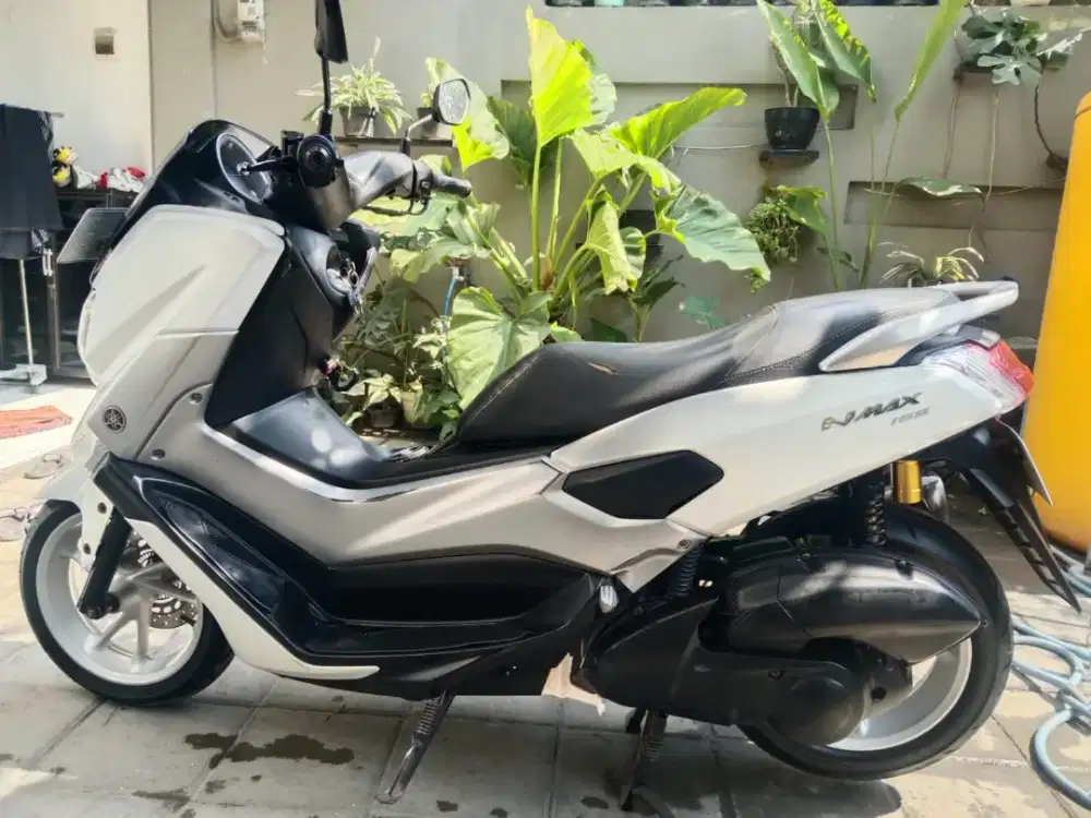 Dijual Nmax warna putih tahun 2018