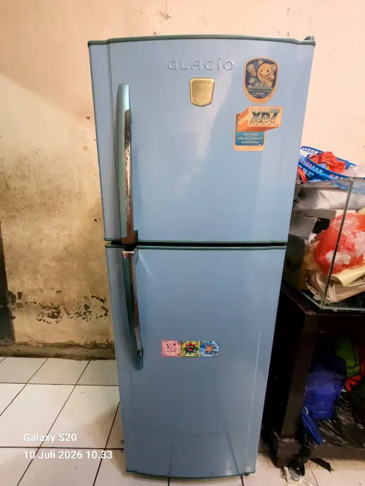 Kulkas 2 pintu glacio toshiba