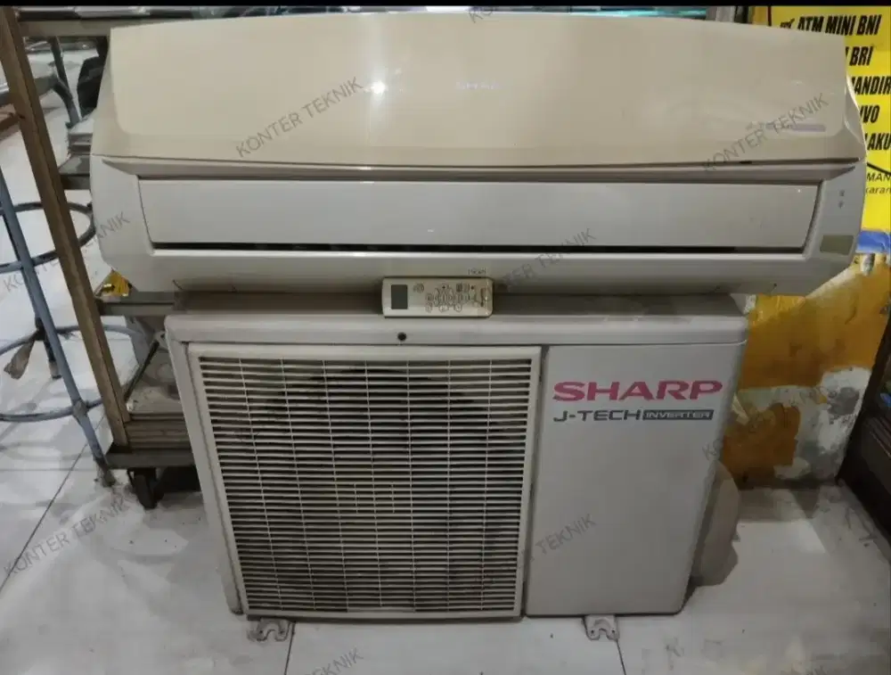 AC Sharp inverter 1 1/2 pk. Satu setengah pk. Jarang digunakan. Mulus.