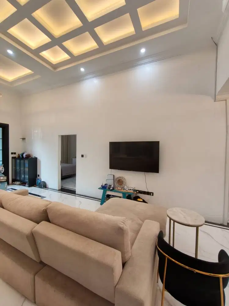 Dijual Rumah Modern Lux di Kota Baru Parahyangan