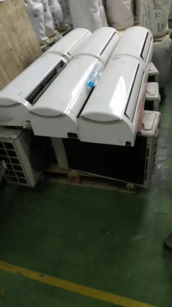Dijual AC Midea 1/2pk bekas