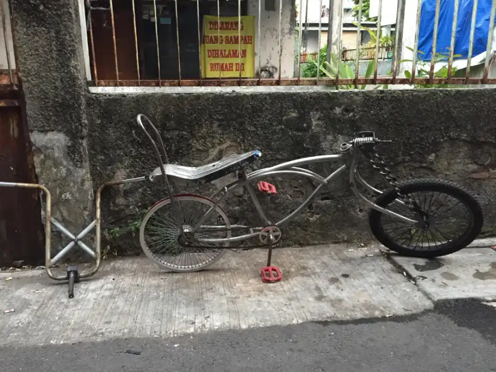 Sepeda Lowrider