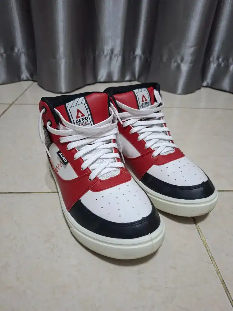 Sepatu Sneakers Aerostreet Hoops High 1.0 OG Putih Merah Hitam