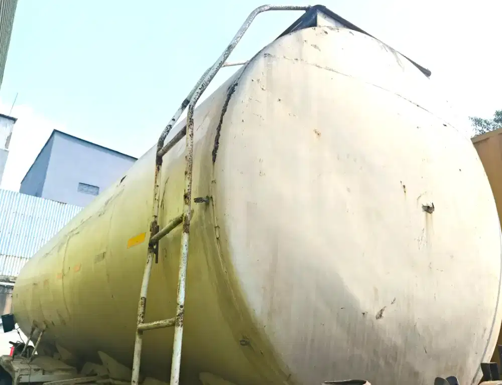 MURAH Tangki semen Hi-Blow Tronton 6x2 Mitsubishi Fuso 6x4