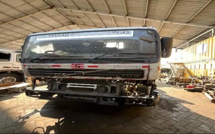 Dilelang Scrap TRACKTOR HEAD  VOLVO