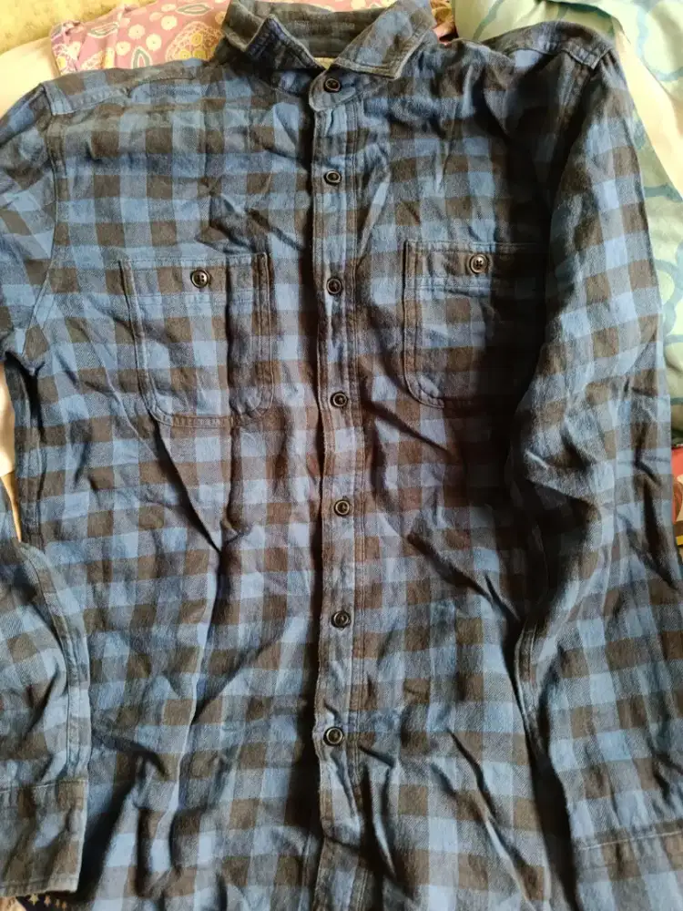 Dijual Kemeja Lengan Panjang Uniqlo size L siap pakai