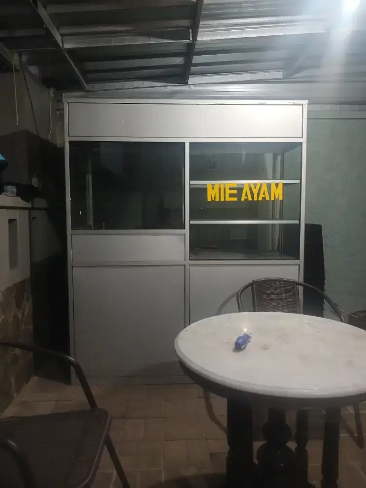 Etalase Bakmi Ayam