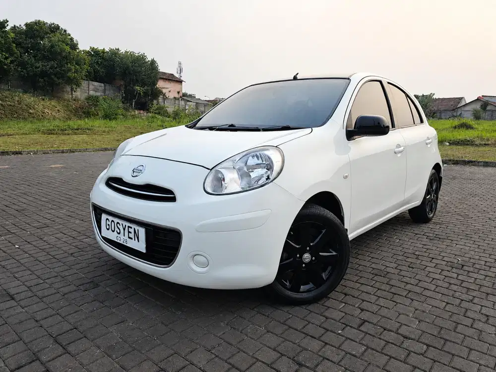 NISSAN MARCH AUTOMATIC 2013 SIAP PAKAI