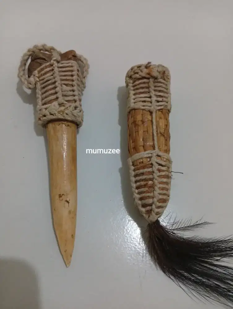 PISAU BELATI TULANG KASUARI