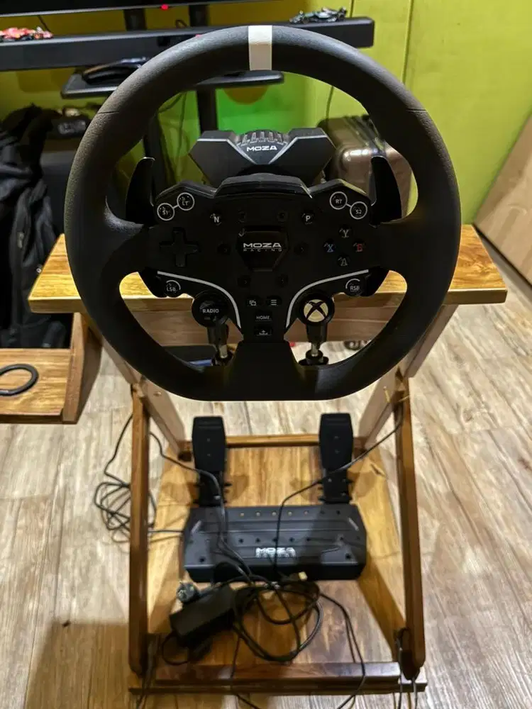 Moza Racing R3 Direct Drive Bundle with 2 Pedals untuk Xbox dan PC
