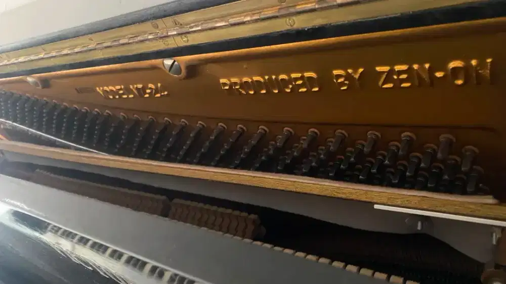 Judul: Piano Akustik Upright Zen-On V-24 Japan - Siap Angkut