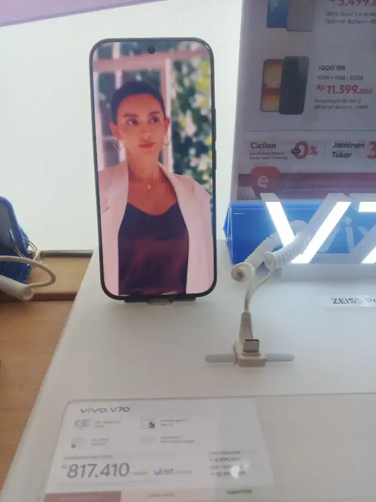 Vivo V70 12 256