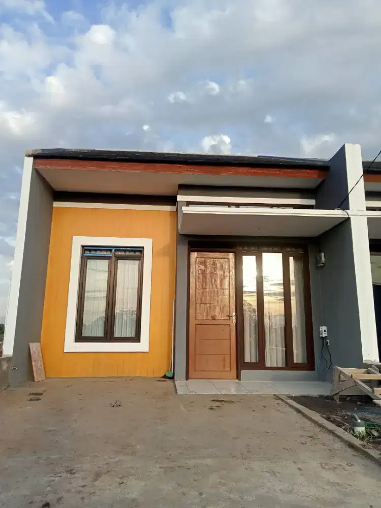 Rumah minimalis modern di dekat pusat kota SHM