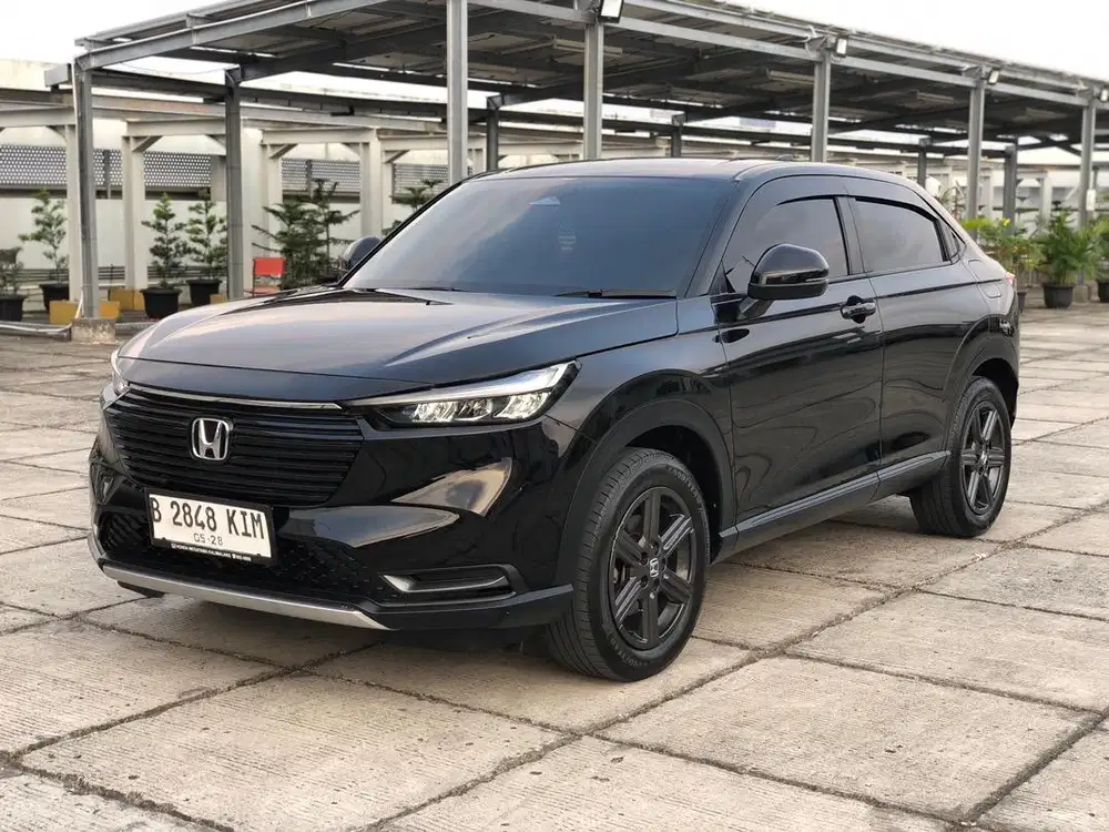 Honda HRV E CVT 2023, HITAM SERVICE RECORD HONDA