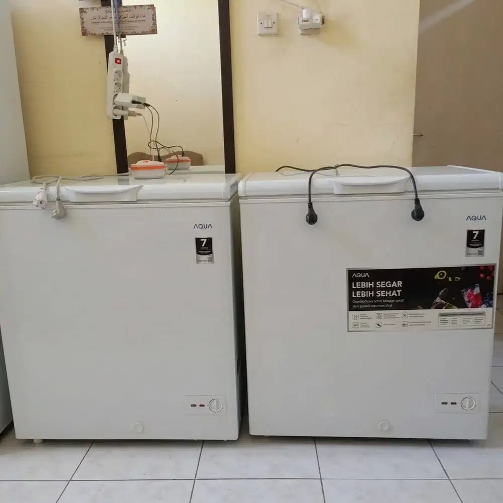 Jual Cepat! Chest Freezer AQUA 200 Liter Mulus Like New Baru 5 Bulan