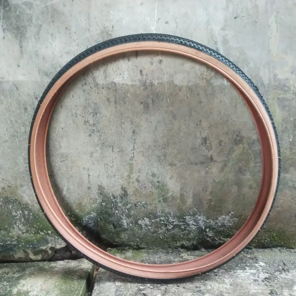 BAN LUAR 700X38 DELI TIRE SECOND