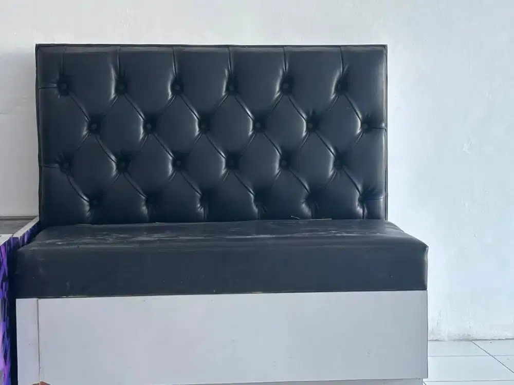 Sofa Hitam Sedang