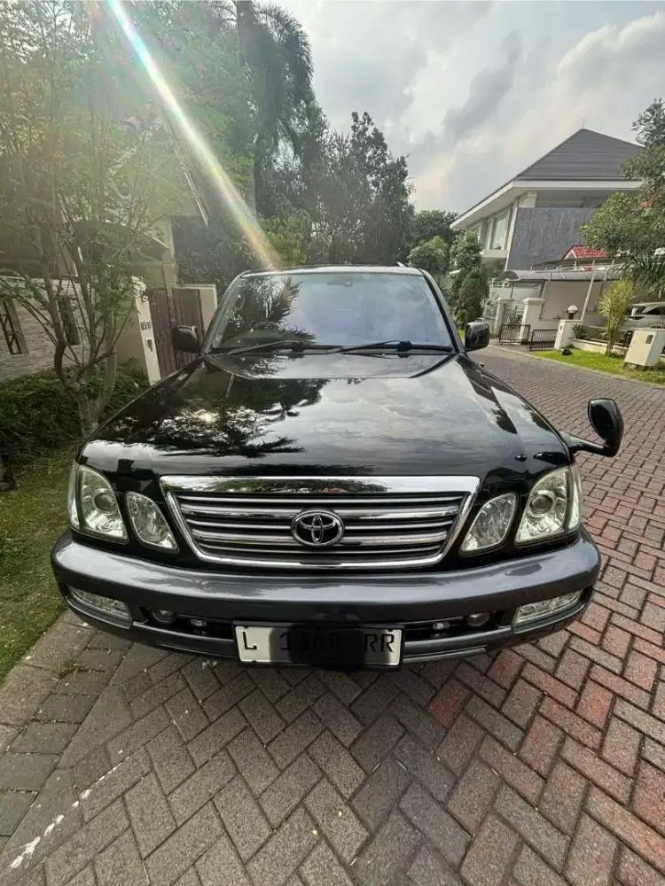 LAND CRUISER CYGNUS V8 2004