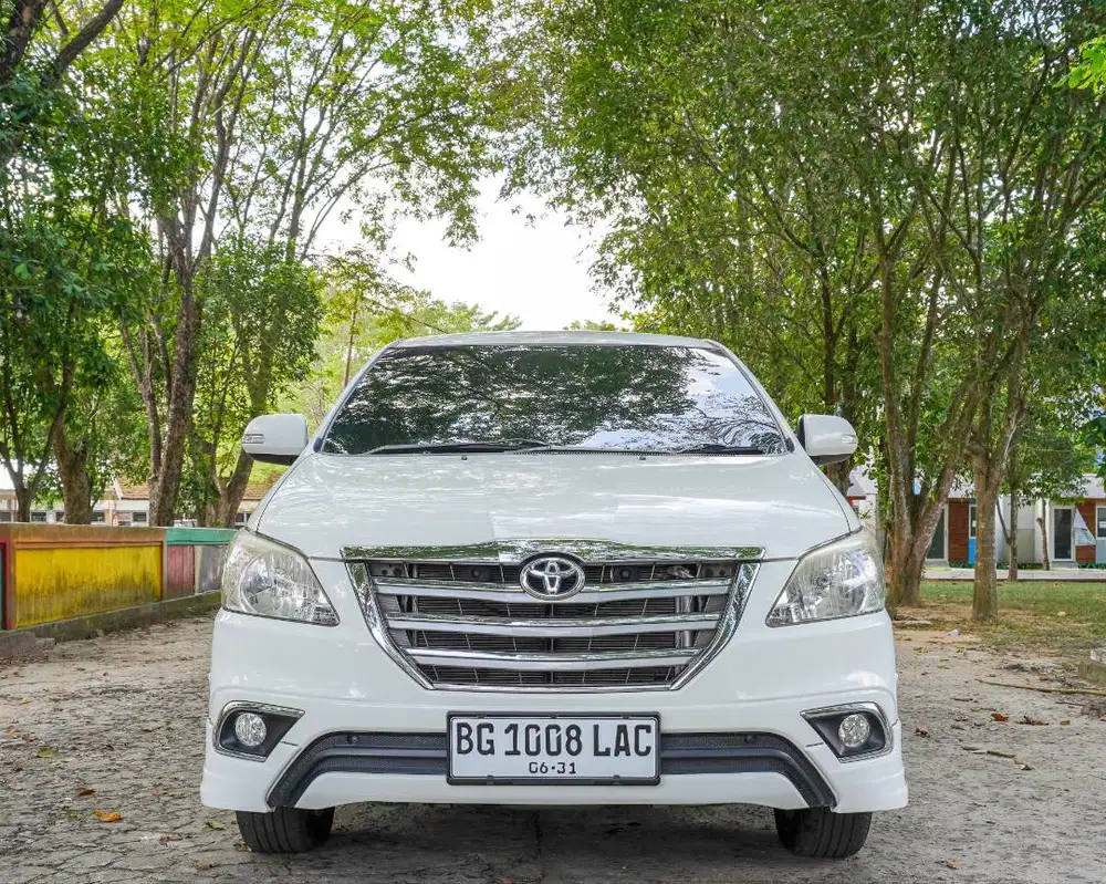 Toyota Innova 2015 V Luxury 2.0 Automatic