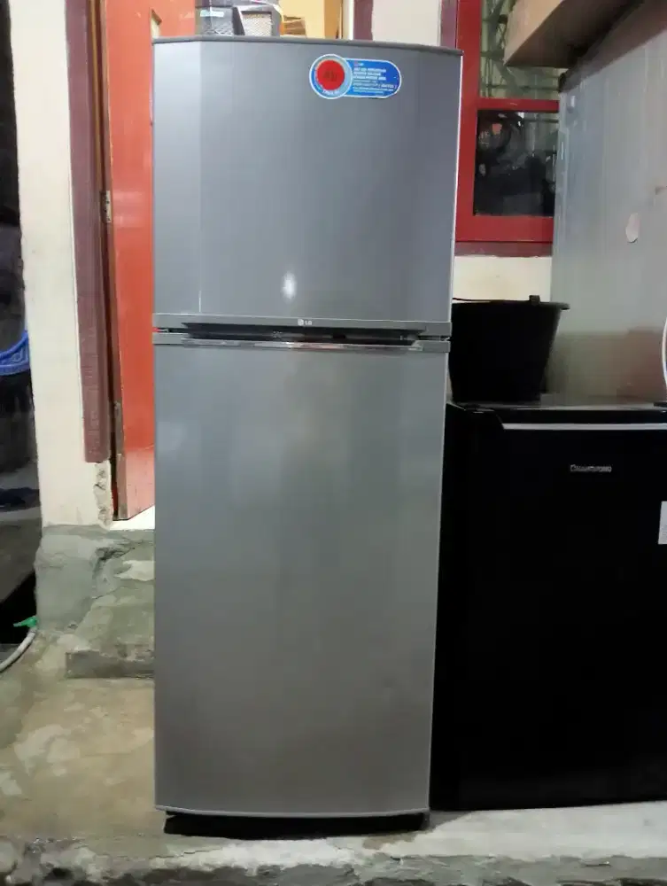Di jual kulkas LG 2 pintu