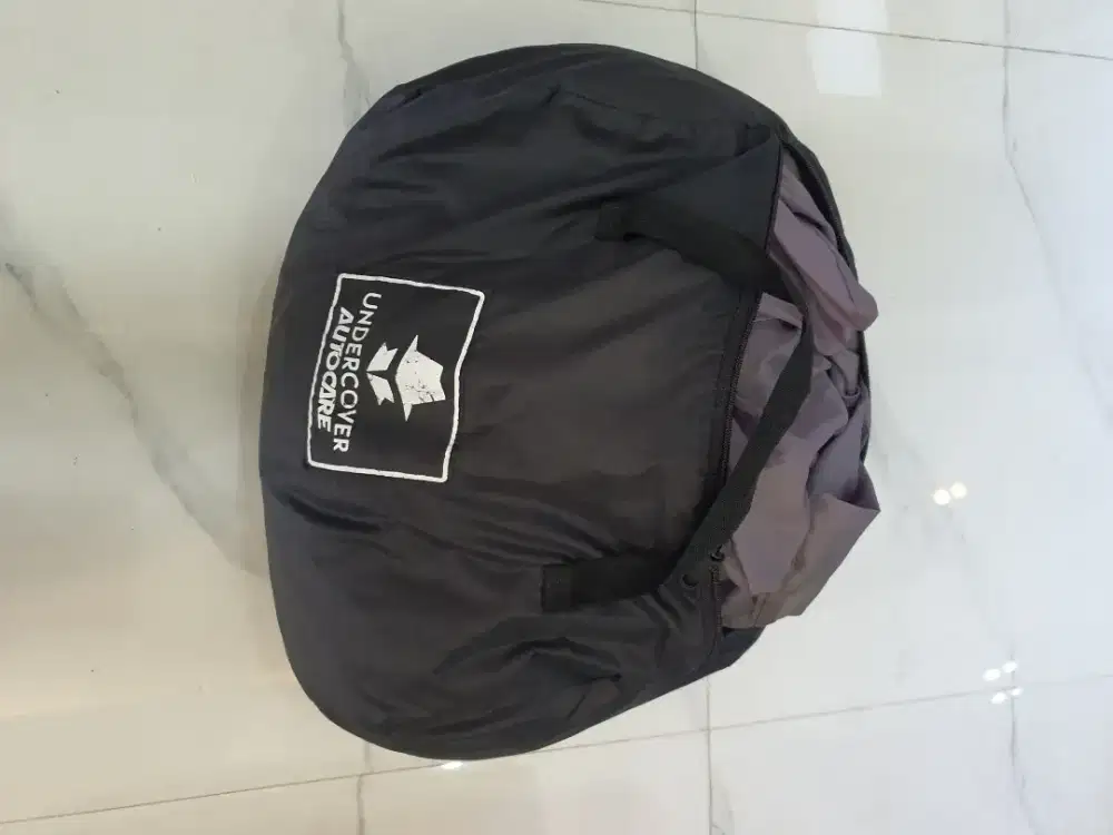 Cover Mobil TOYOTA VOXY sunroof Merk Undercover autocare. Preloved.
