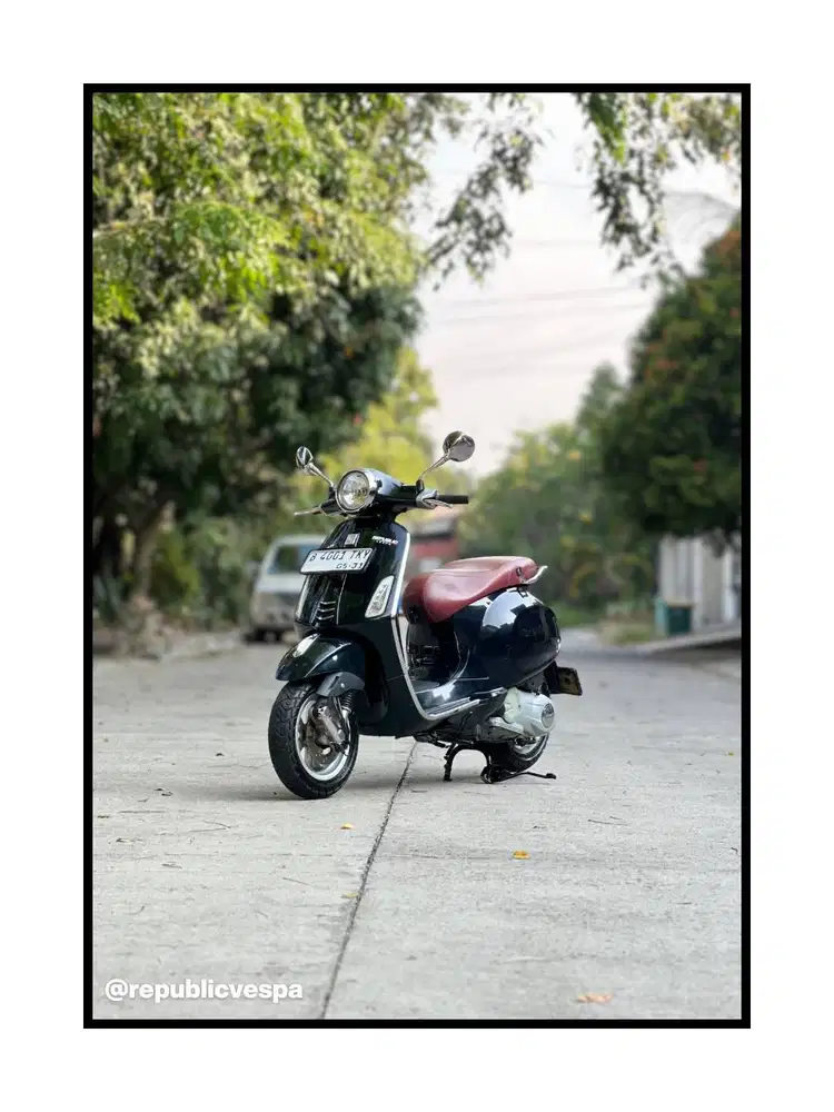 TERMURAH PIAGGIO VESPA PRIMAVERA 150 3V IE TAHUN 2015 WARNA BLACK