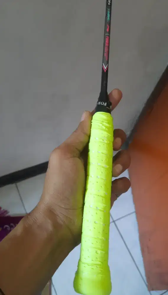 Bismillah, mau jual Raket badminton ,Li Ning axeforce canon ,4U