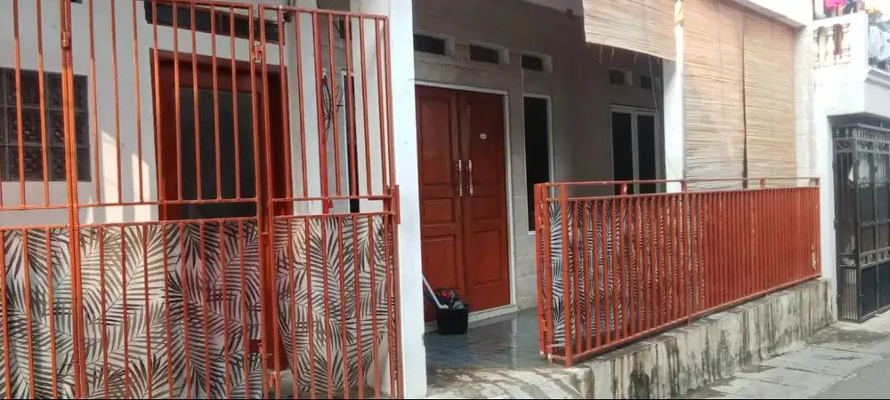 Rumah disewakan dekat Kampus Binus dan Pasar Kembang Rawa Belong