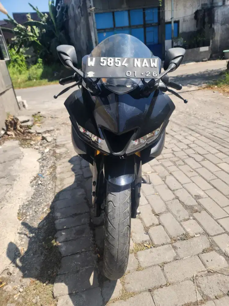 Yamaha R15 low km
