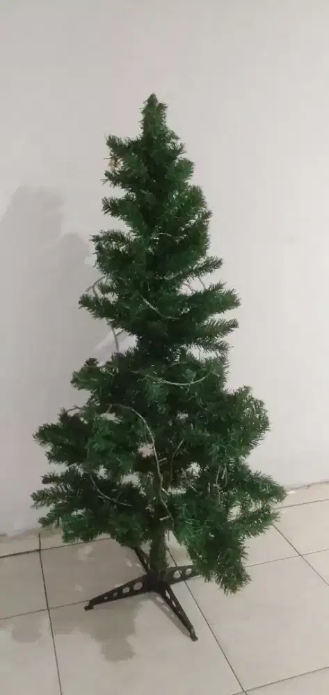 Pohon Natal + hiasan