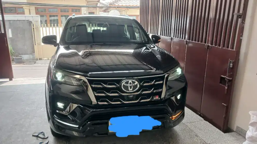 FORTUNER 2.8 GR SPORT 4×2 AT (2023)