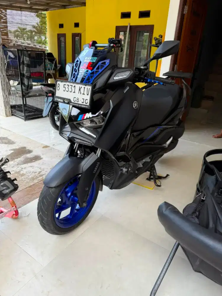 Xmax 2025 connected