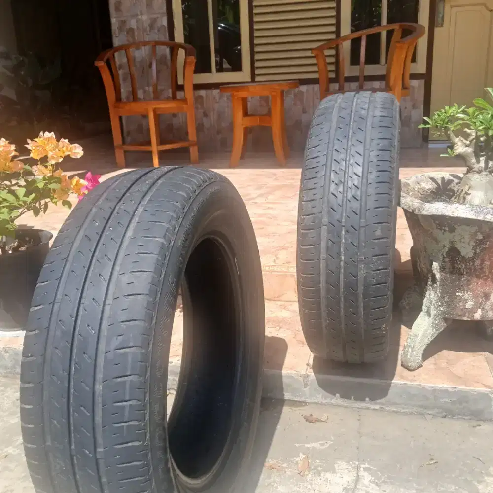2 BAN BEKAS COPOTAN AVANZA  R15 185/65 90%