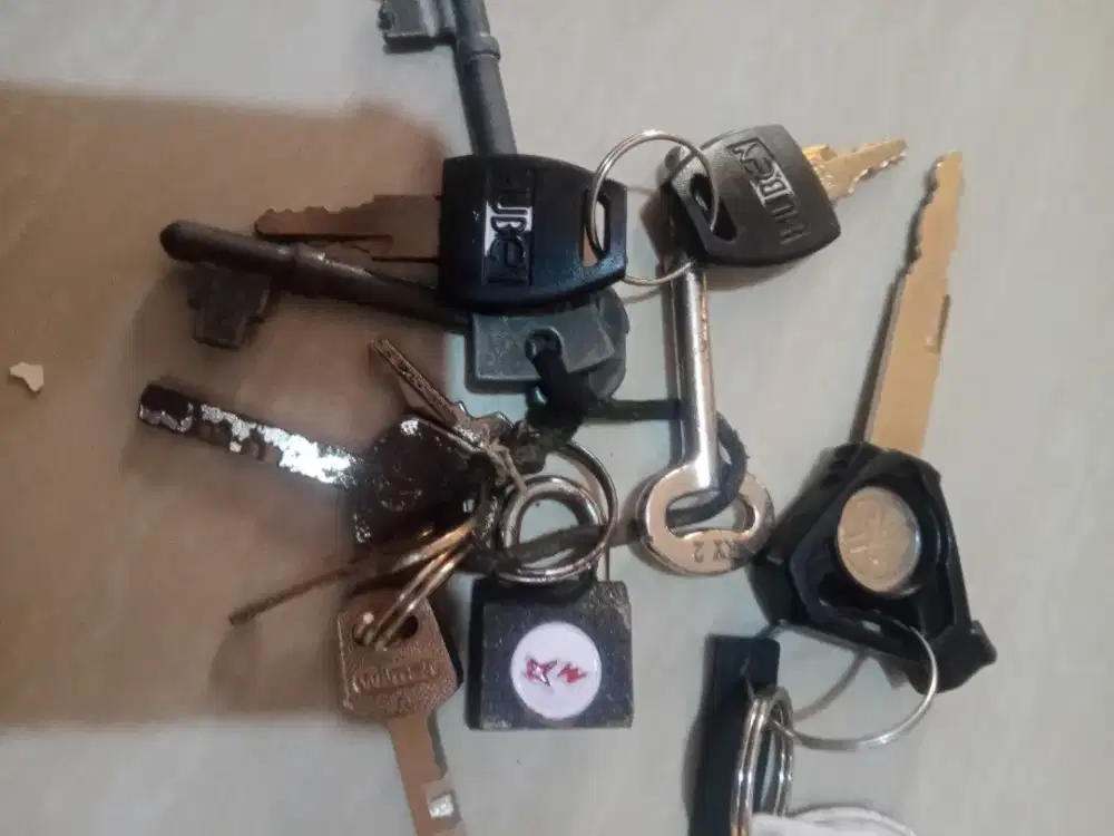 Duplikat kunci, kunci motor, mobil, rumah , brankas dll