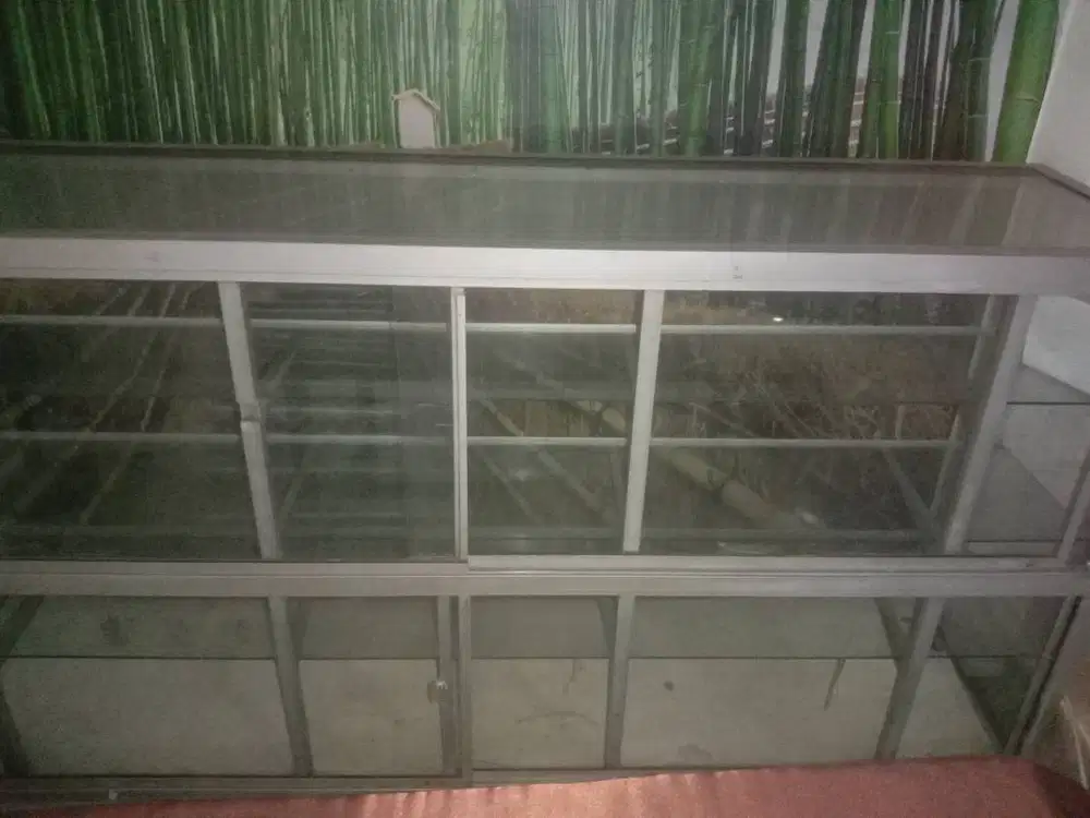 Estalase Aluminium