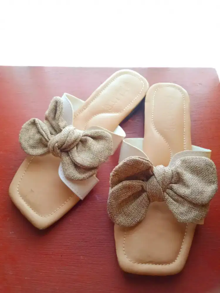 Sandal Pita Cream