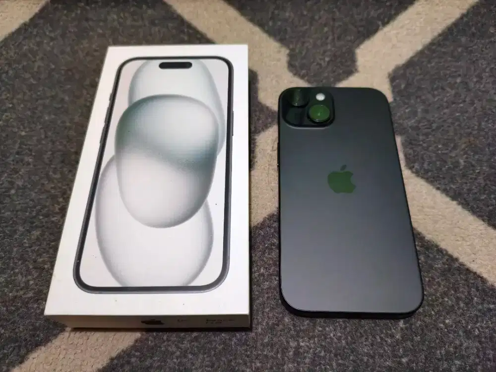 Iphone 15 128 GB garansi ibox no minus