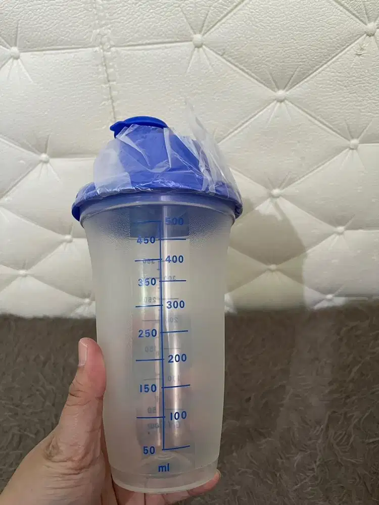 Tupperware quick shake