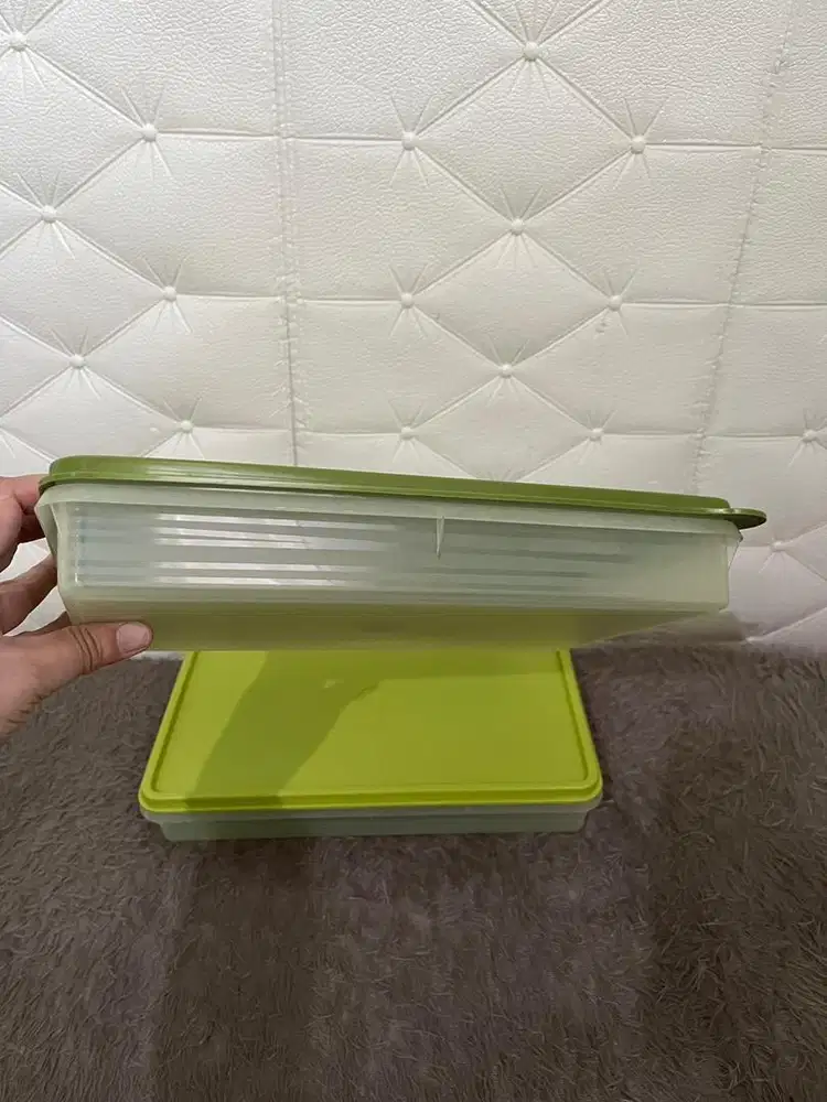 Tupperware large snack storage 2 pc