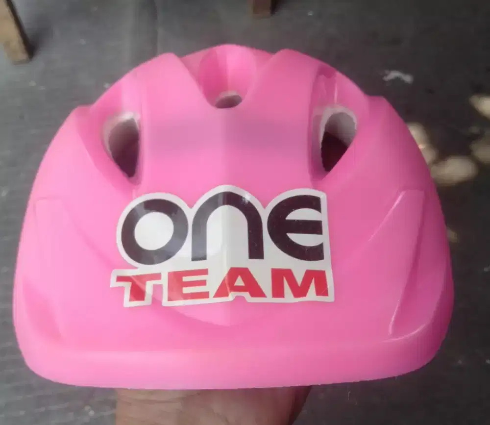 Helm Sepeda Pink