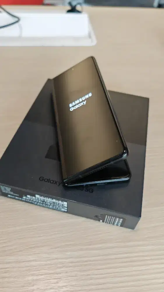Dijual Santai : Samsung Galaxy Z Fold3 5G