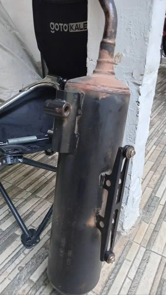 Knalpot standar pabrik original vario KZR