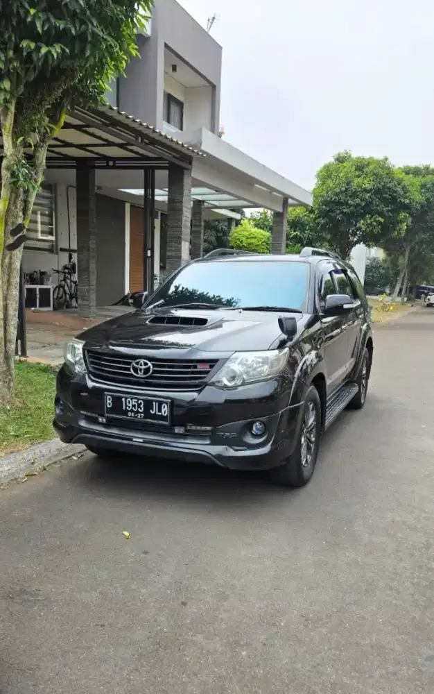 Dijual Toyota Fortuner VNT TRD tahun 2014 Diesel