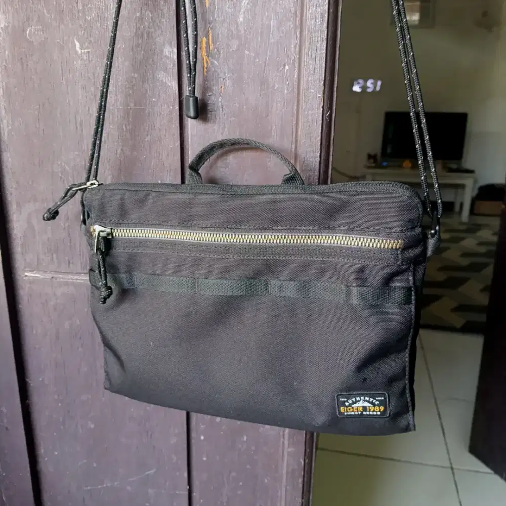 Tas selempang Eiger Wanderfurther Sacoche