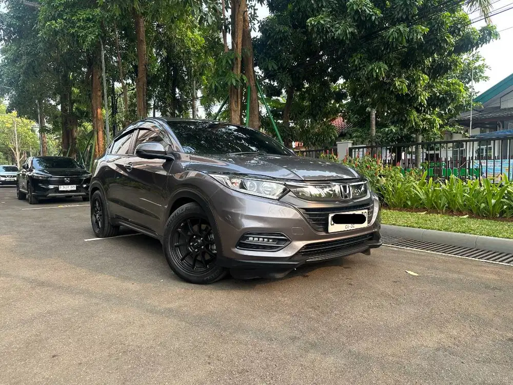 Honda HR-V 1.5 E CVT 2019 Reg 2020 Full Upgrade Tangan Pertama