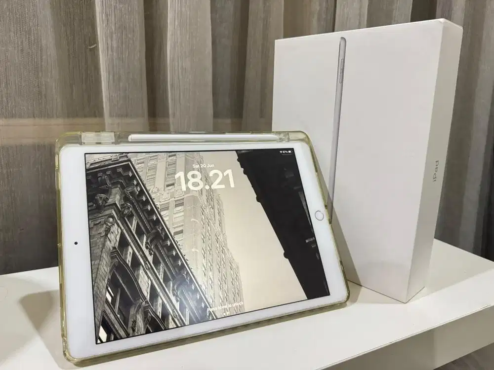 DIJUAL CEPAT IPAD 8gen 128GB FREE PENCIL