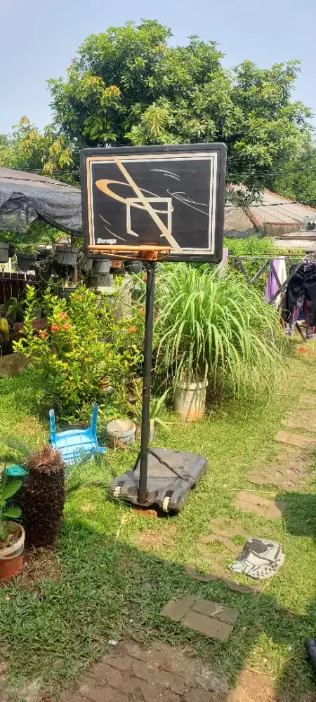 Tiang basket merk BERWYN PORTABLE