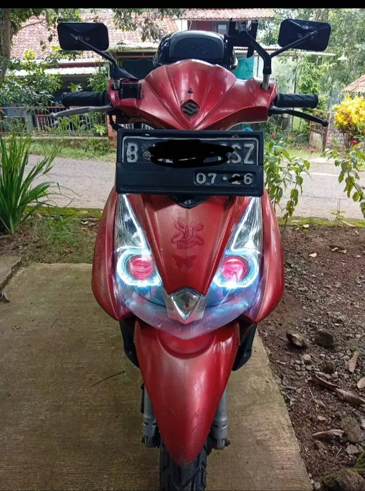 JUAL SUZUKI SKYDRIVE 125 Warna MERAH 2011 Normal