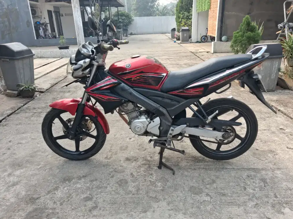 Yamaha Vixion merah 2010