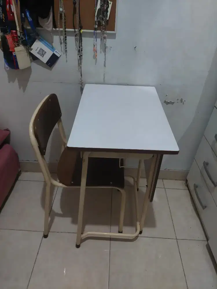 Meja Belajar Anak Informa